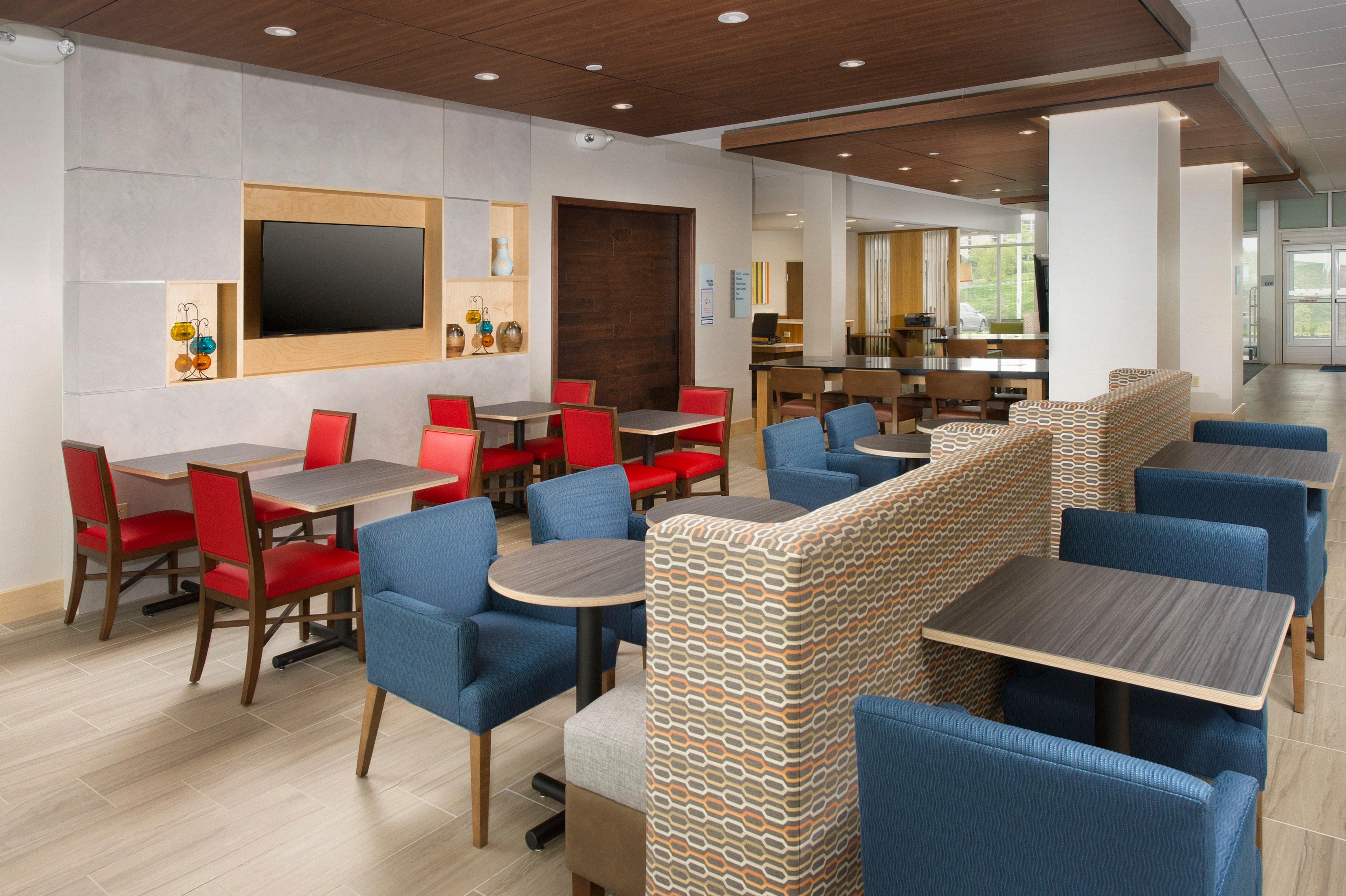 Holiday Inn Express & Suites By Ihg Altoona By Ihg Dış mekan fotoğraf