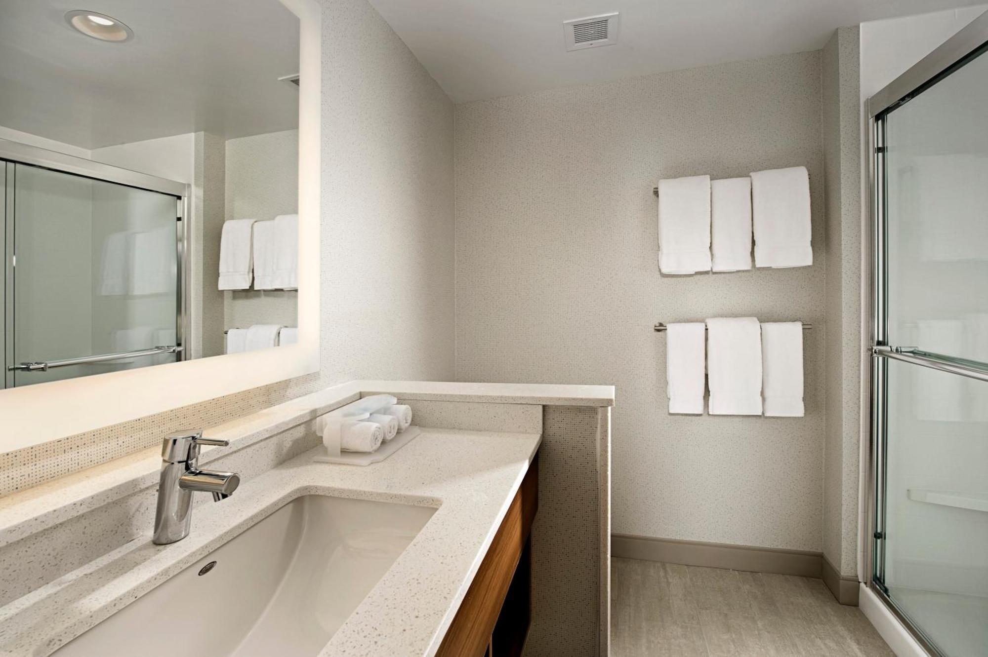 Holiday Inn Express & Suites By Ihg Altoona By Ihg Dış mekan fotoğraf